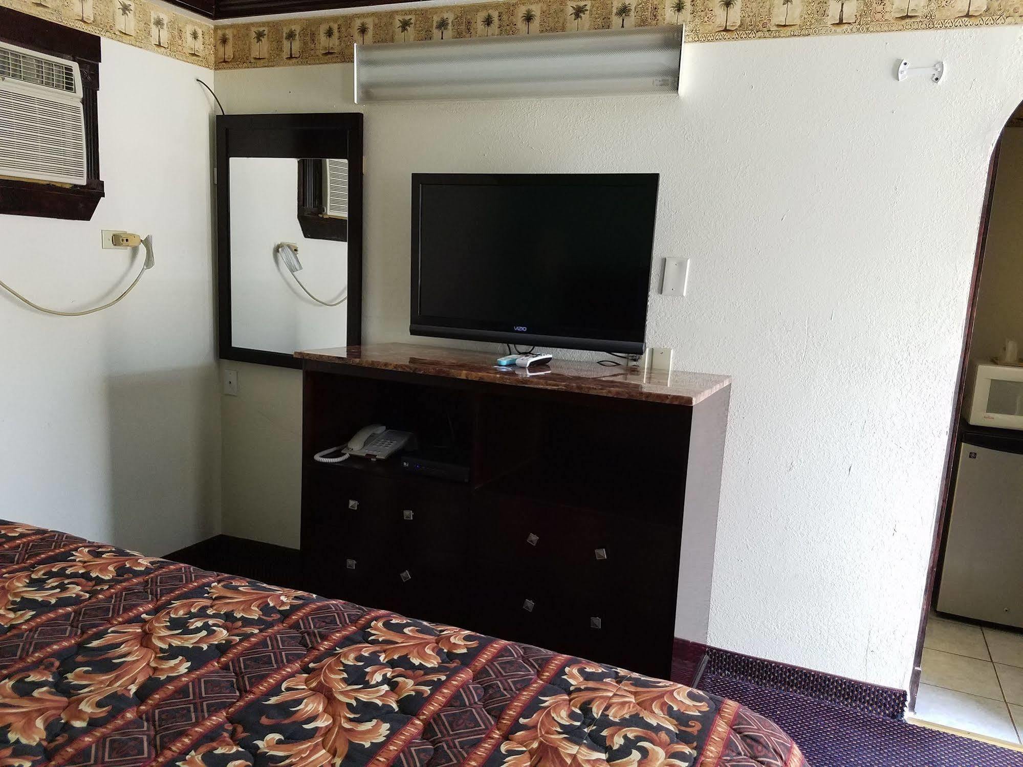 Luxury Inn Kenedy Exterior photo